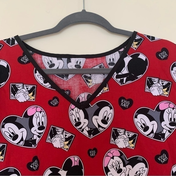 DISNEY Mickey & Minnie Valentine’s Black Heart Print Scrub Top - Picture 5 of 7